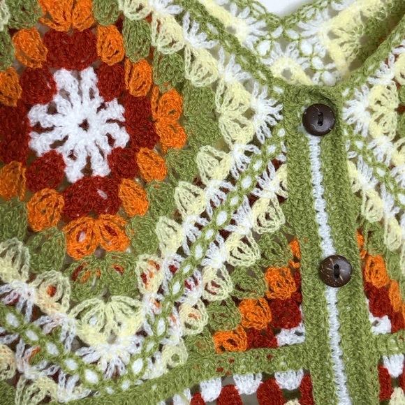 Bohemian crochet, multicolored button, front top - Picture 5 of 9